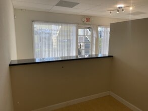 13451 Mcgregor Blvd, Fort Myers, FL for lease Interior Photo- Image 2 of 5