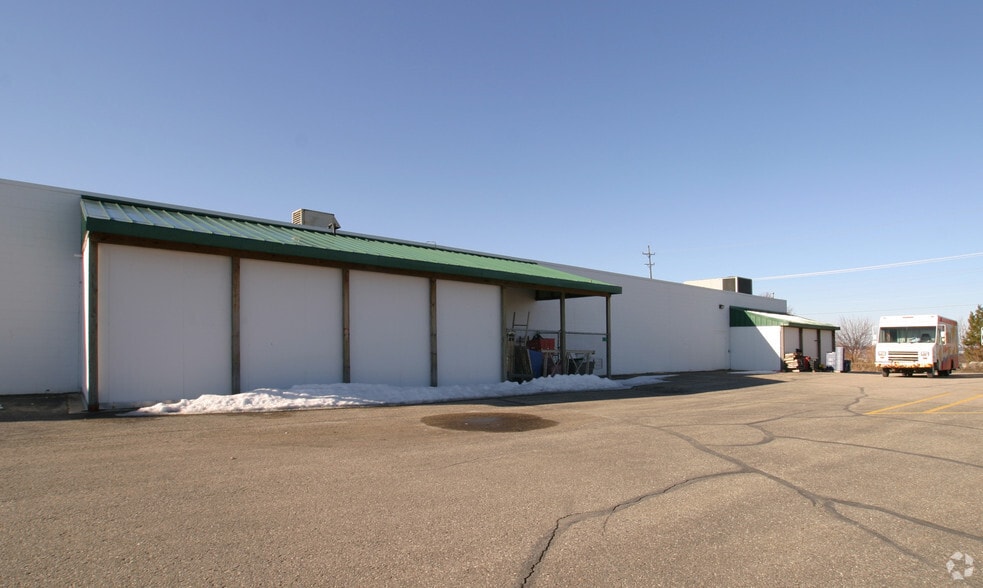 604 S Mitchell St, Cadillac, MI for lease - Building Photo - Image 2 of 8