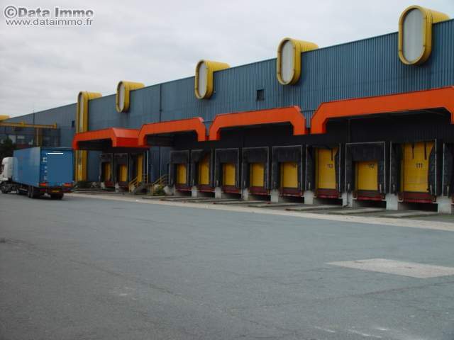 Industrial in Compans for lease - Building Photo - Image 2 of 22