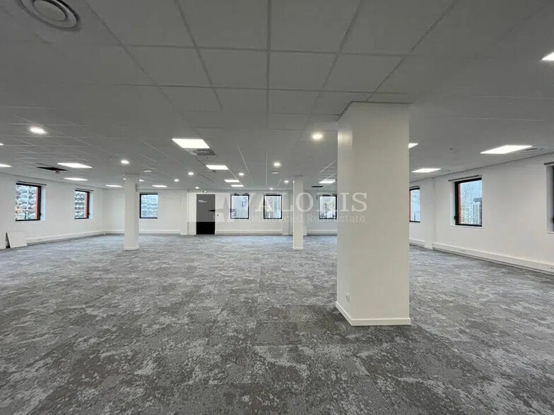 Office in Montluel for lease - Building Photo - Image 1 of 13