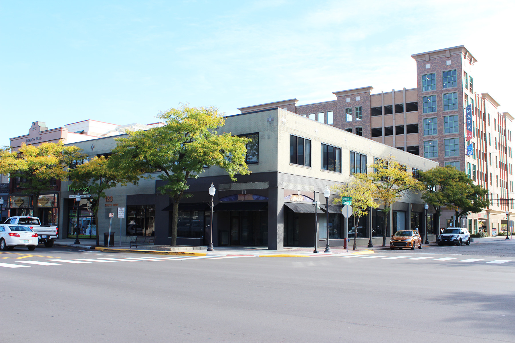 117-123 S Main St, Royal Oak, MI for lease Building Photo- Image 1 of 8