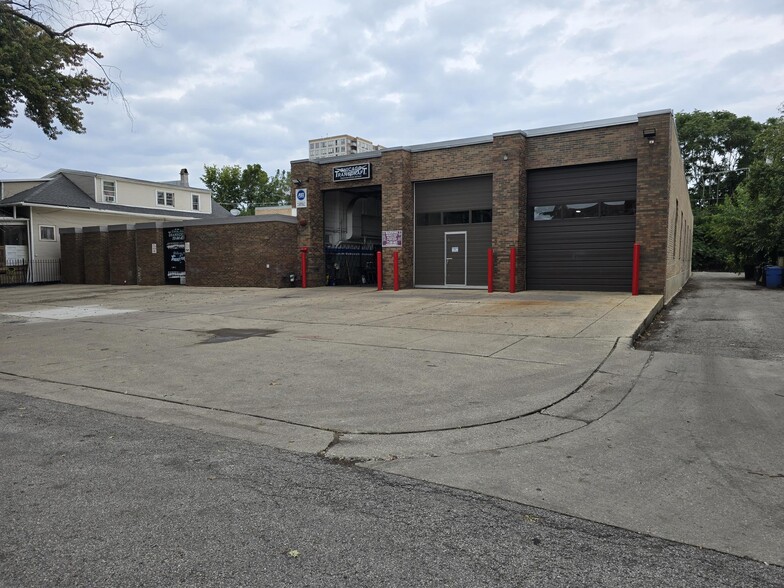 7525 N Wolcott Ave, Chicago, IL for sale - Building Photo - Image 2 of 23