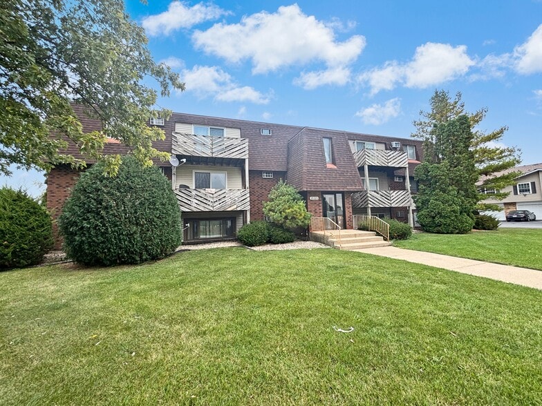 20224 S Frankfort Square Rd, Frankfort, IL for sale - Building Photo - Image 2 of 5