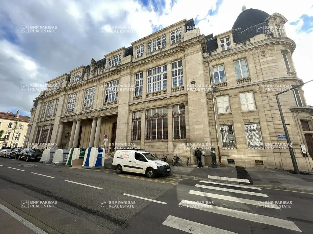 Location Bureaux 486 m² - Photo 1
