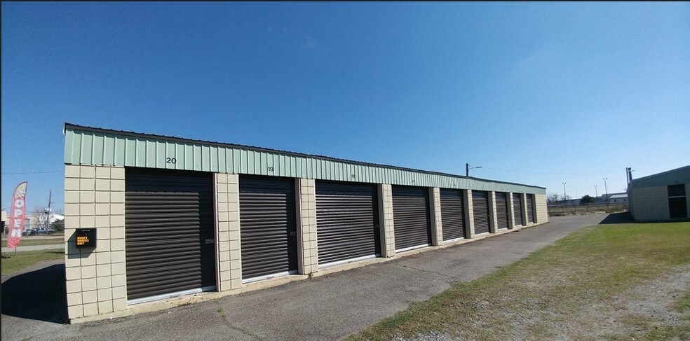 806 Avondale Ave Tifton Ga 31794 Self Storage Property For 806 Avondale Ave