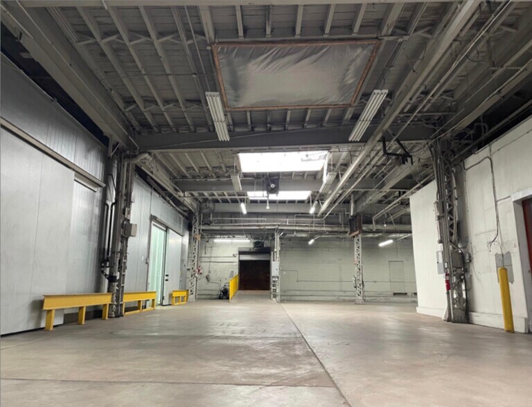 14 Meserole Ave, Brooklyn, NY for sale - Building Photo - Image 1 of 1