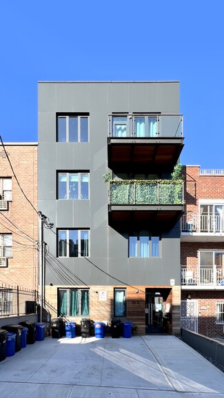 More details for 5615 Van Cleef St, Flushing, NY - Multifamily for Sale