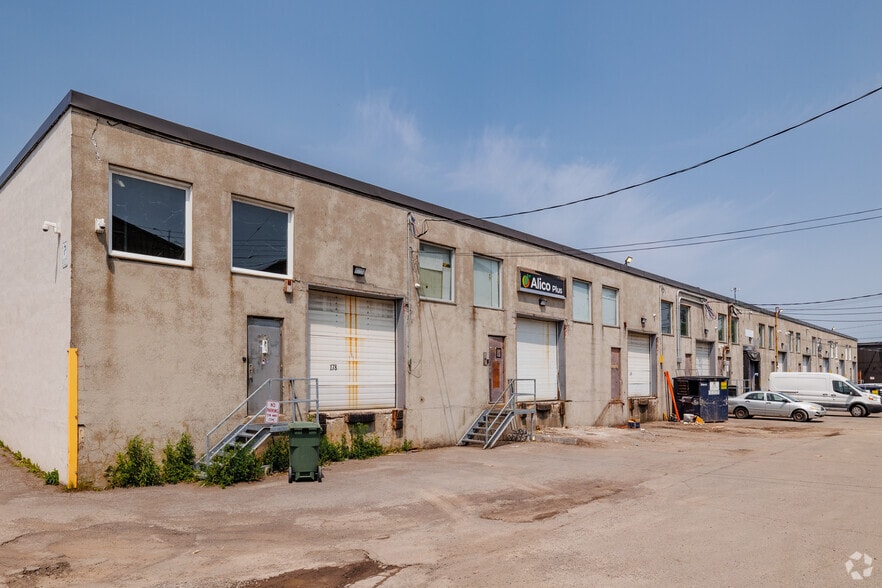 160-178 Rue Benjamin-Hudon, Montréal, QC for lease - Building Photo - Image 2 of 3