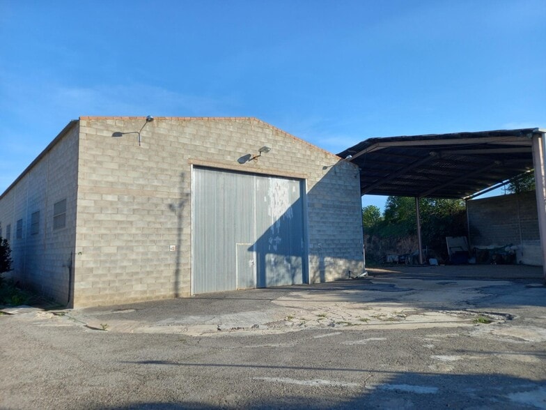 Nave, almacén y masía en Mora d'Ebre portfolio of 2 properties for sale on LoopNet.com - Building Photo - Image 3 of 30