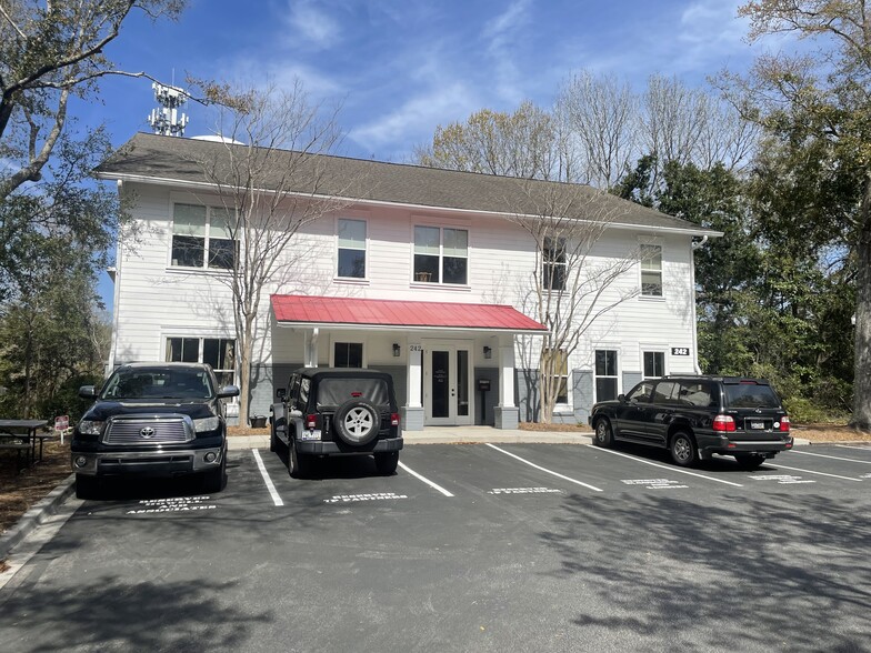 242 Mathis Ferry Rd, Mount Pleasant, SC for lease - Building Photo - Image 2 of 30