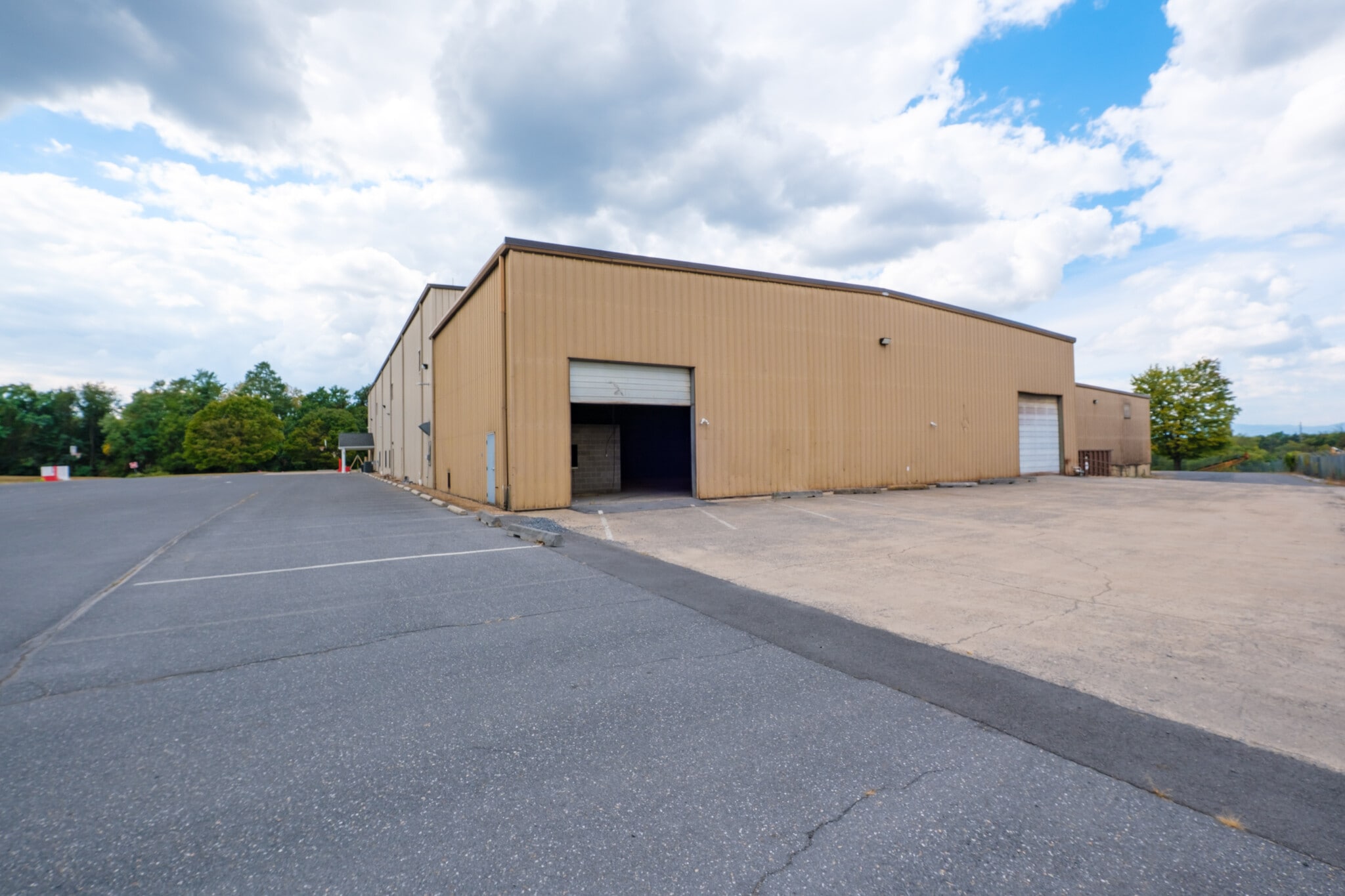 1680 Country Club Rd, Harrisonburg, VA for lease Building Photo- Image 1 of 15