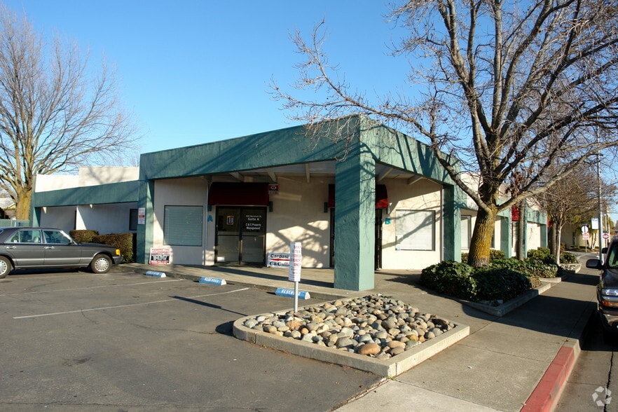 500 Merchant St, Vacaville, CA for lease - Building Photo - Image 1 of 5