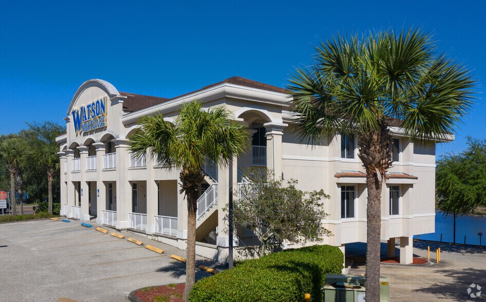 6206 Atlantic Blvd, Jacksonville, FL 32211 Watson Realty Corp. Building Atlantic Blvd