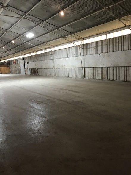 300 W Central Ave, Comanche, TX for sale - Interior Photo - Image 3 of 11