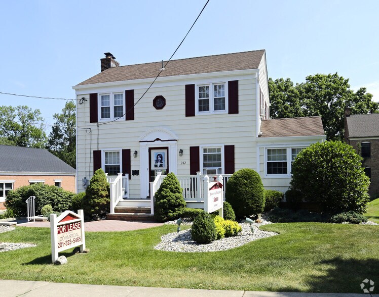 242 Main St, Madison, NJ for lease - Building Photo - Image 3 of 5