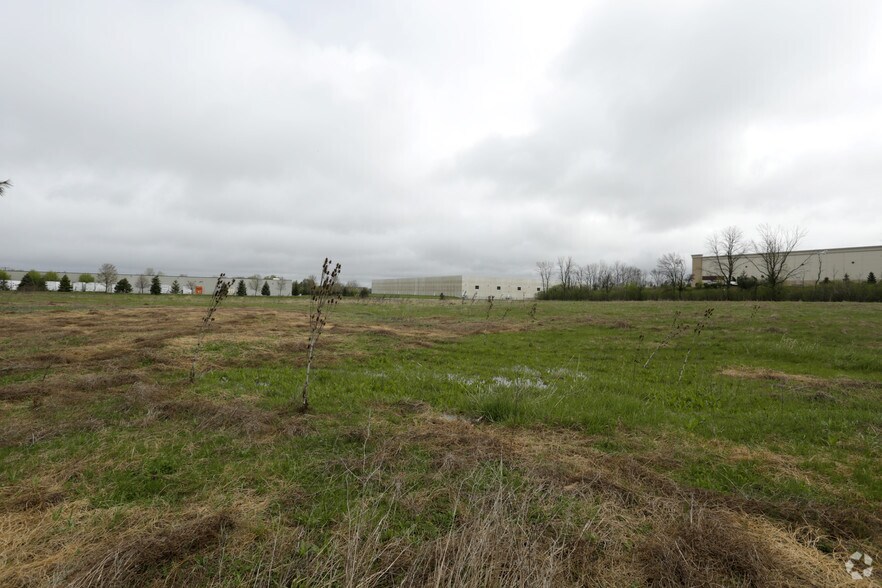 Leon Rd, Menomonee Falls, WI for sale - Primary Photo - Image 1 of 1