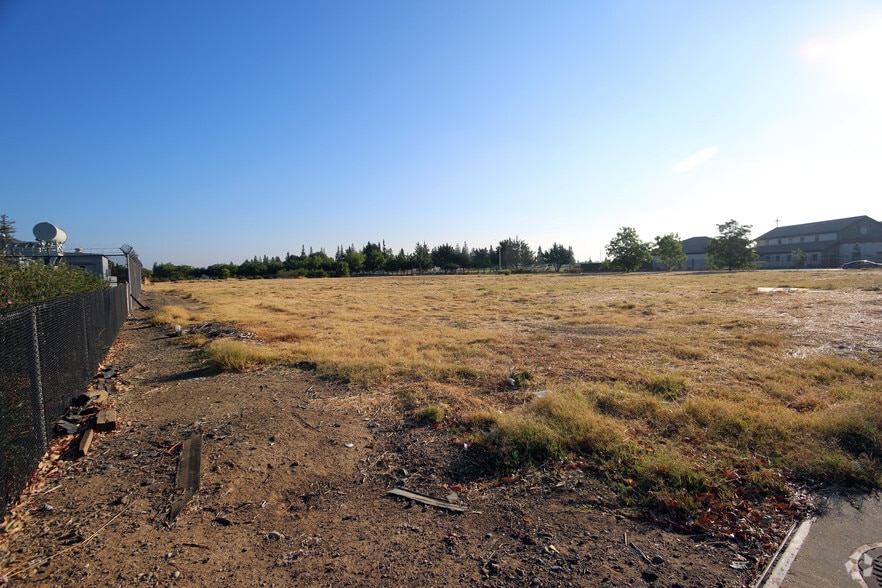 Fruitridge Rd, Sacramento, CA for lease - Building Photo - Image 3 of 5