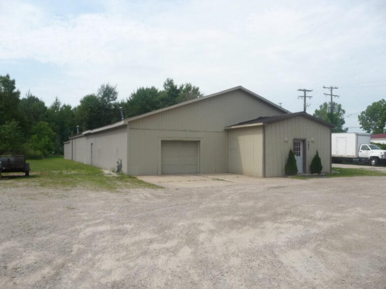 3921 32nd St, Port Huron, MI for sale - Building Photo - Image 2 of 9
