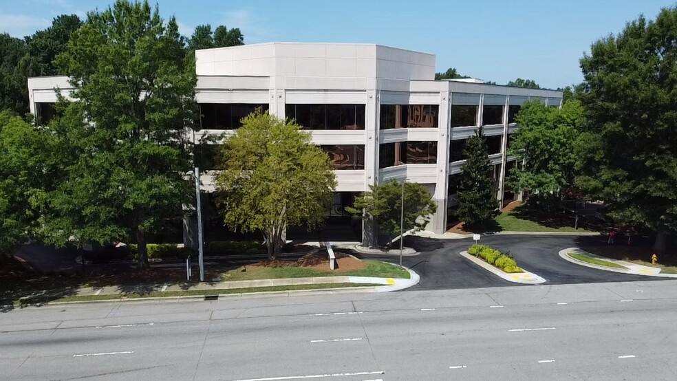 3737 Glenwood Ave, Raleigh, NC for lease - Building Photo - Image 1 of 7