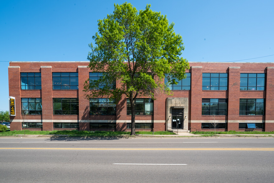 1621-1701 E Hennepin Ave, Minneapolis, MN for lease - Building Photo - Image 2 of 25