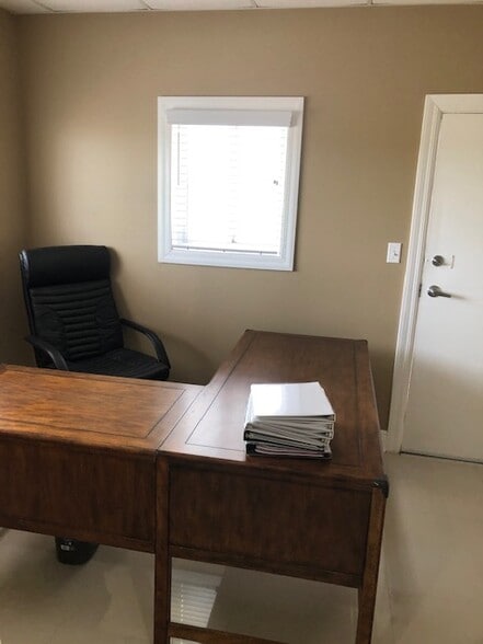 3240 Airfield Dr E, Lakeland, FL for lease - Building Photo - Image 2 of 4