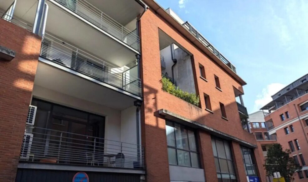 Office in Toulouse for sale - Building Photo - Image 2 of 10