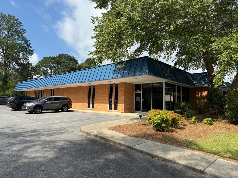 510 Plaza Blvd, Kinston, NC for sale - Building Photo - Image 2 of 6