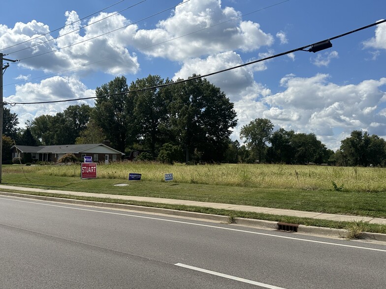 2307 S Center St, Maryville, IL for sale - Building Photo - Image 3 of 6