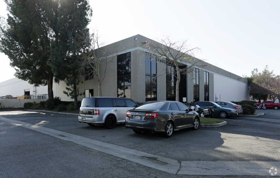 4502 Airport Dr, Ontario, CA for lease - Primary Photo - Image 1 of 4