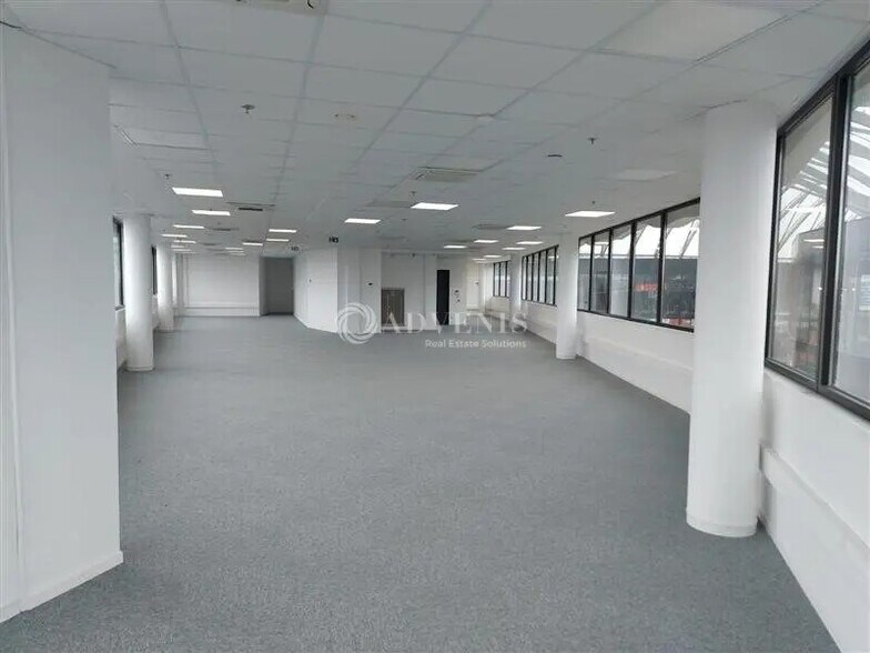 Office in Lille for lease - Interior Photo - Image 3 of 7