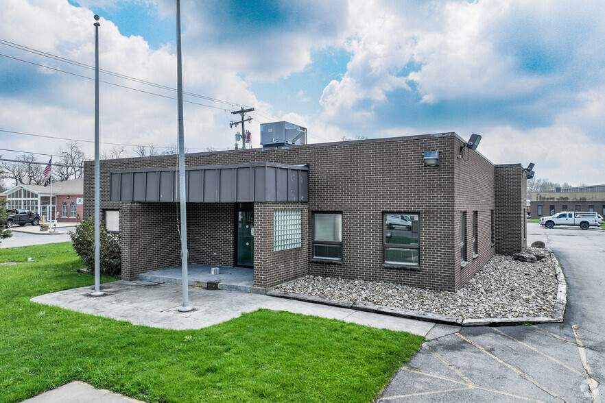 9825 Main St, Clarence, NY for lease - Building Photo - Image 1 of 13