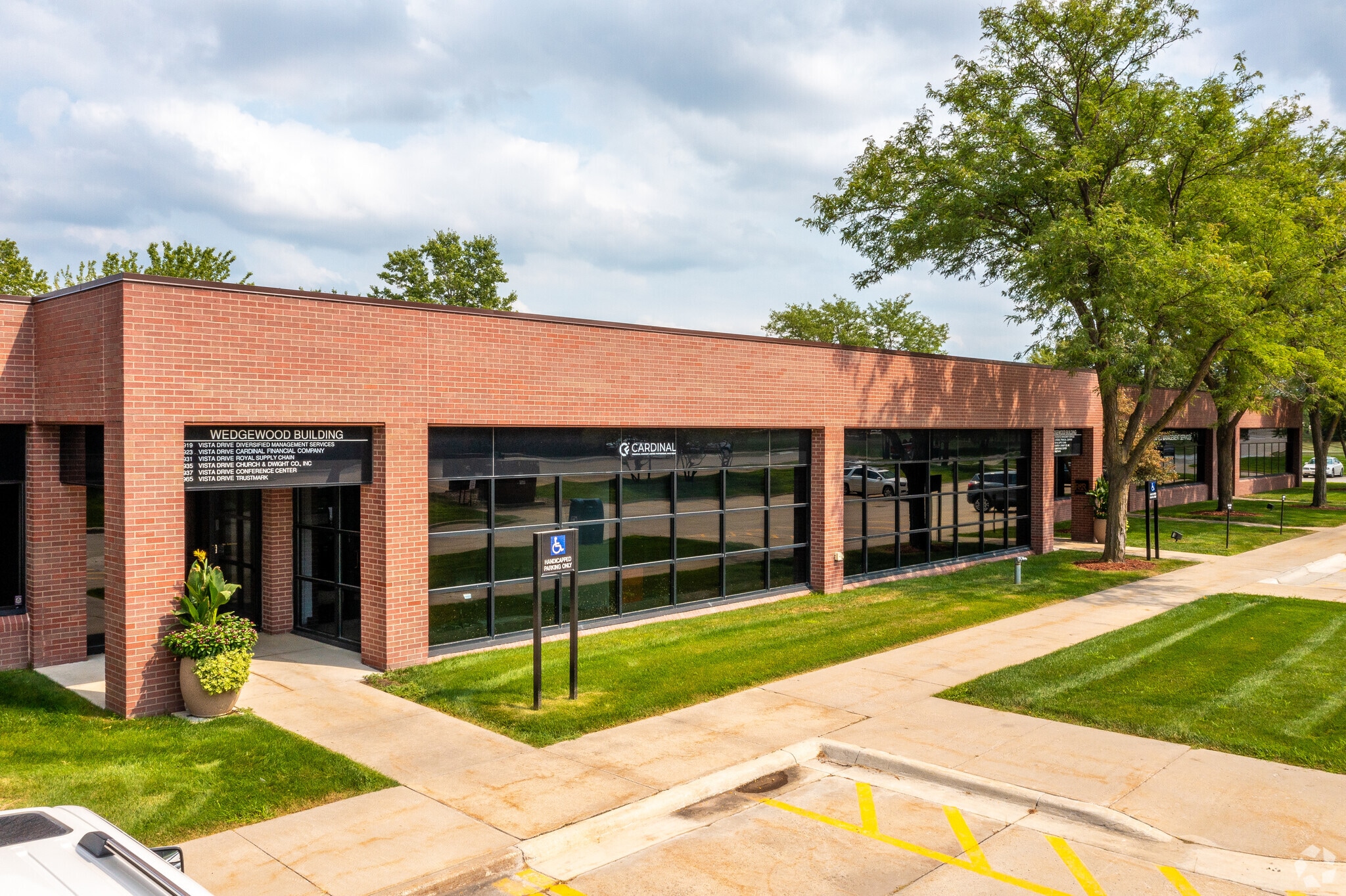 6901-6965 Vista Dr, West Des Moines, IA for lease Building Photo- Image 1 of 7
