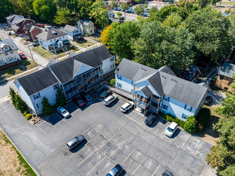 Spicer Cross Apartments portfolio of 5 properties for sale on LoopNet.com - Building Photo - Image 2 of 11