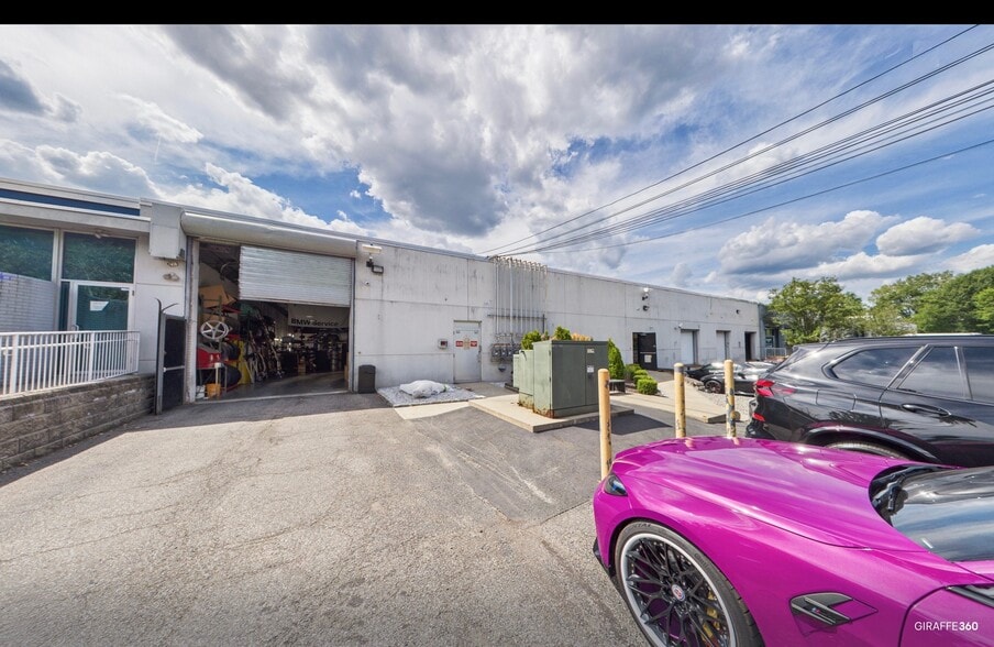 15-01 Pollitt Dr, Fair Lawn, NJ for sale - Building Photo - Image 1 of 6