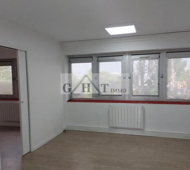 Office in Mareuil-lès-Meaux for lease - Interior Photo - Image 1 of 4