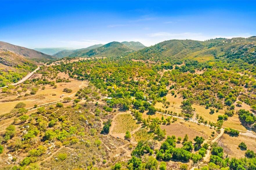 18155 Lyons Valley Rd, Jamul, CA for sale - Primary Photo - Image 1 of 1