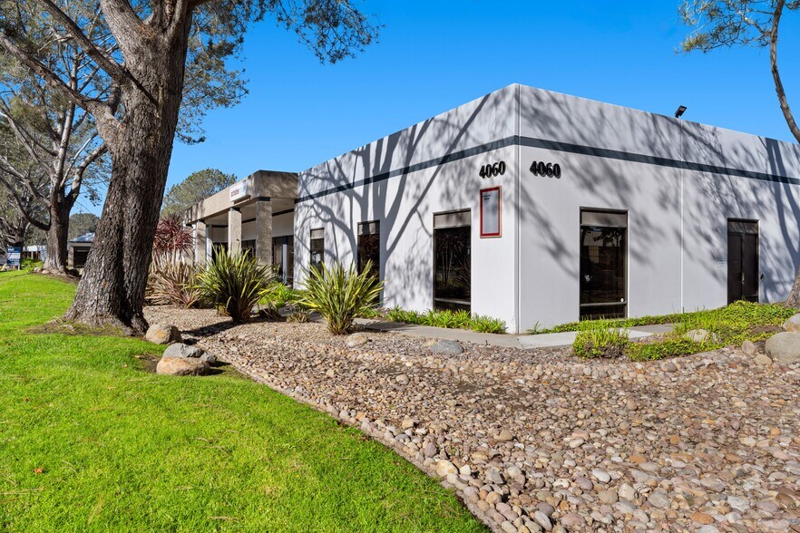 4030 Sorrento Valley Blvd, San Diego, CA for lease - Primary Photo - Image 2 of 4
