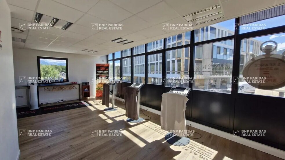 Office in Challes-les-Eaux for lease - Building Photo - Image 3 of 10