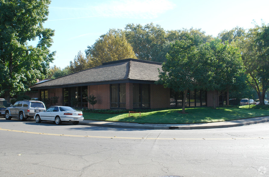 185-195 Cadillac Dr, Sacramento, CA for lease - Building Photo - Image 1 of 3