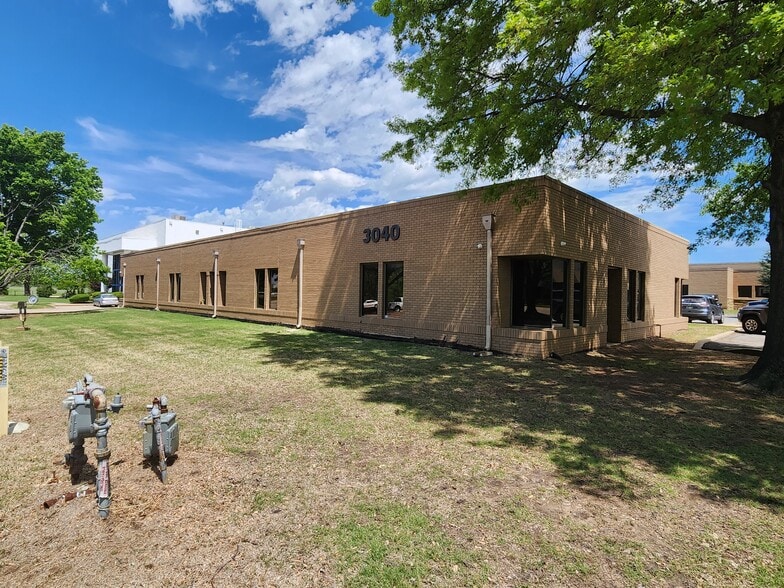 3040 N Hemlock Cir, Broken Arrow, OK for lease - Building Photo - Image 2 of 7