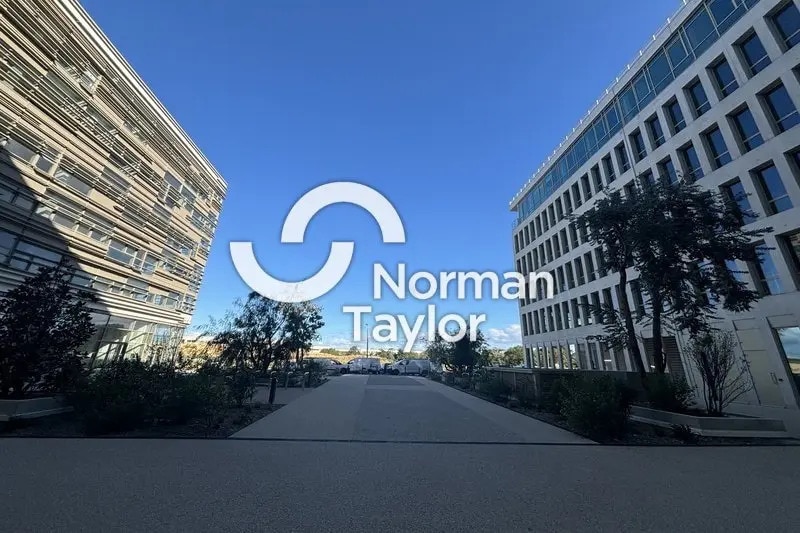 Office in Montpellier for lease - Building Photo - Image 3 of 15