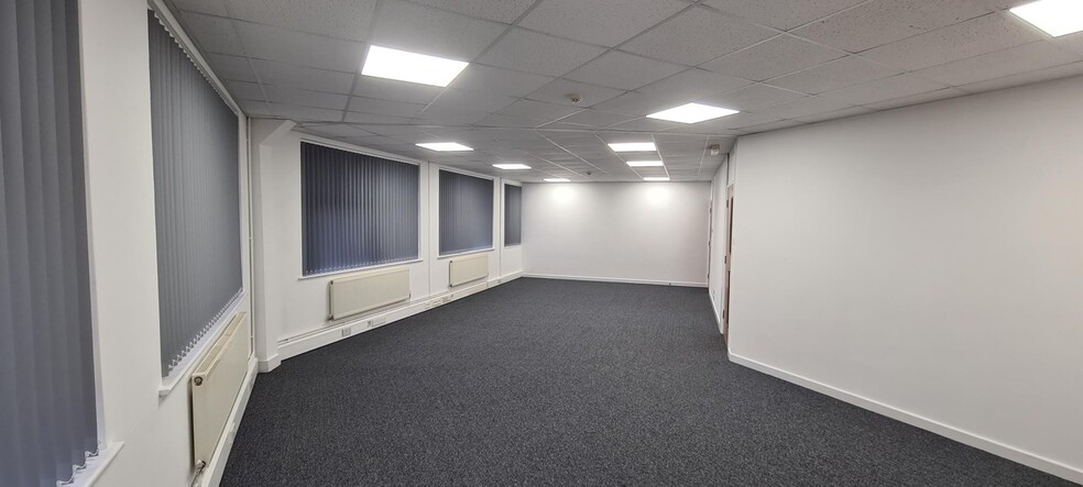 The Octagon, Van Rd, Caerphilly Business Park, Caerphilly for lease - Interior Photo - Image 2 of 17