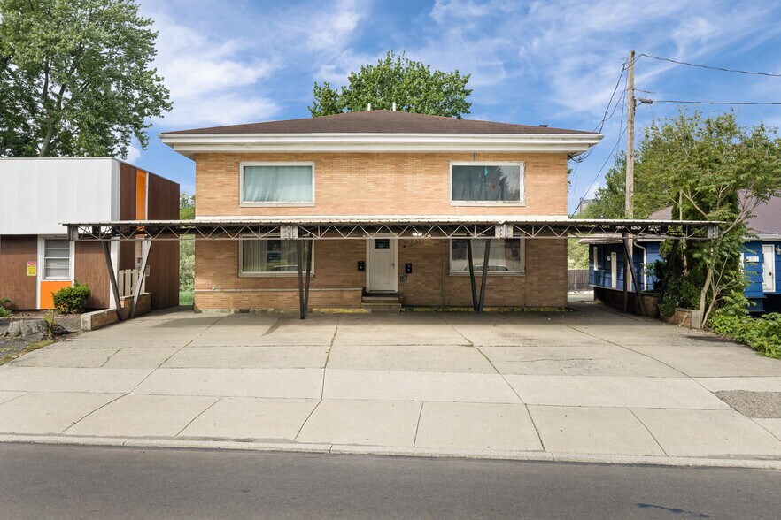 2017 Fulton Rd, Canton, OH for sale - Building Photo - Image 2 of 33