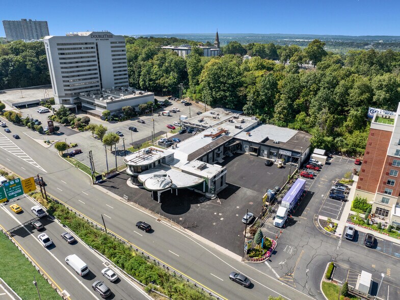 2143 Rt 4 E, Fort Lee, NJ for lease - Building Photo - Image 1 of 5