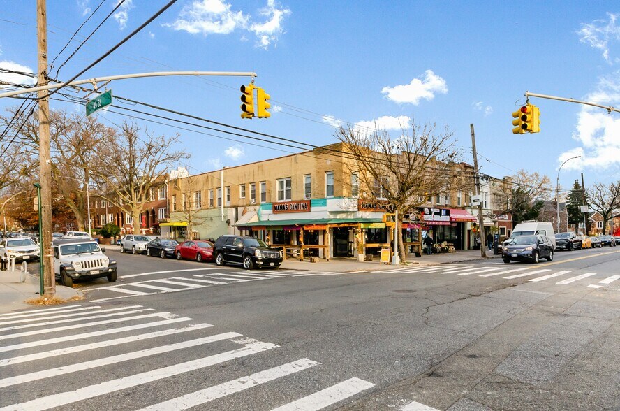 4501 Ditmars Blvd, Astoria, NY 11105