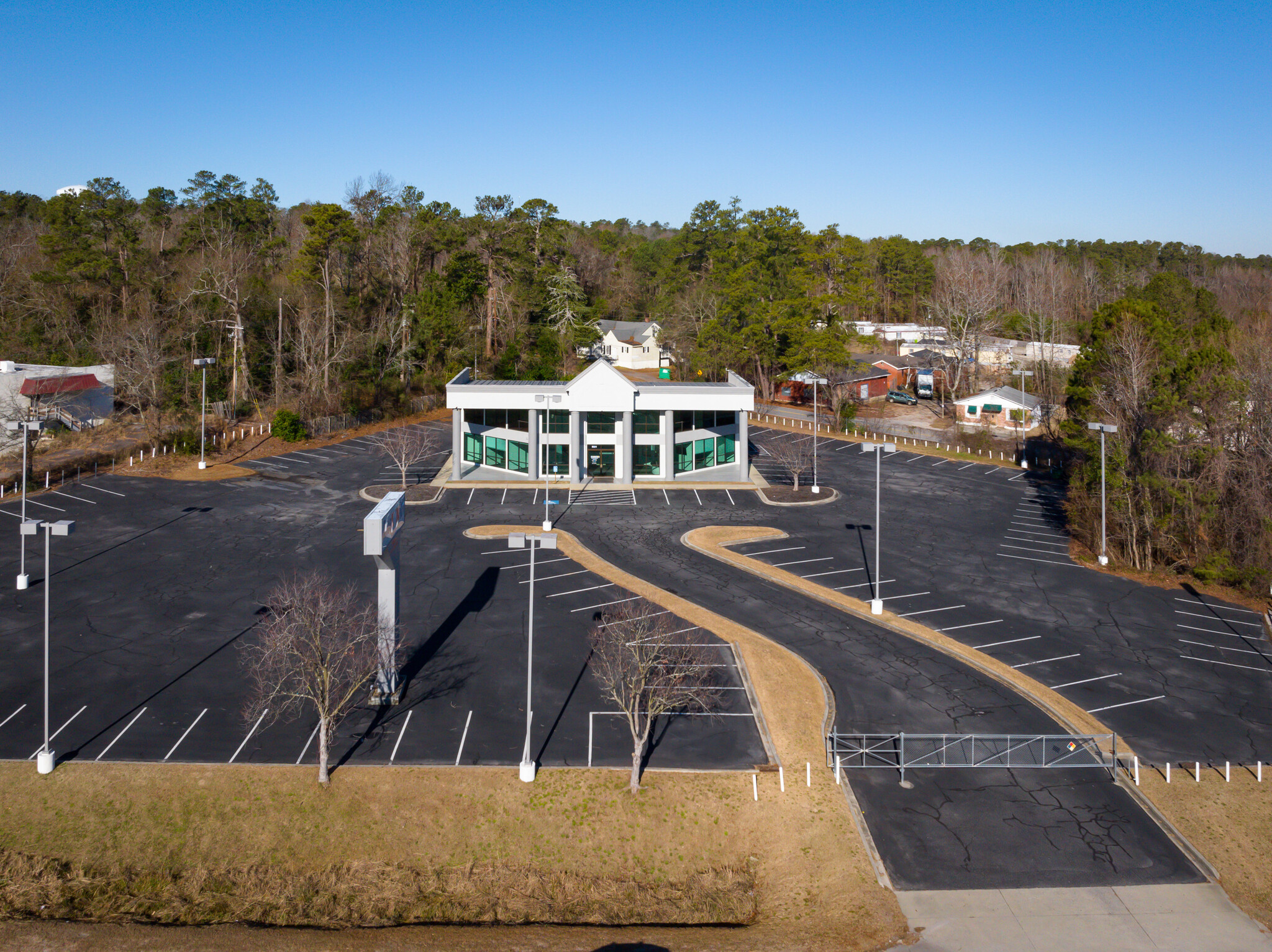5001 Two Notch Rd, Columbia, SC for lease Primary Photo- Image 1 of 117