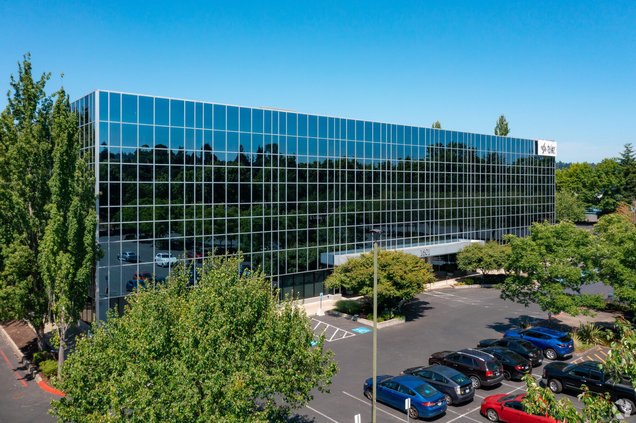 1601 E Valley Rd, Renton, WA for sale Building Photo- Image 1 of 1