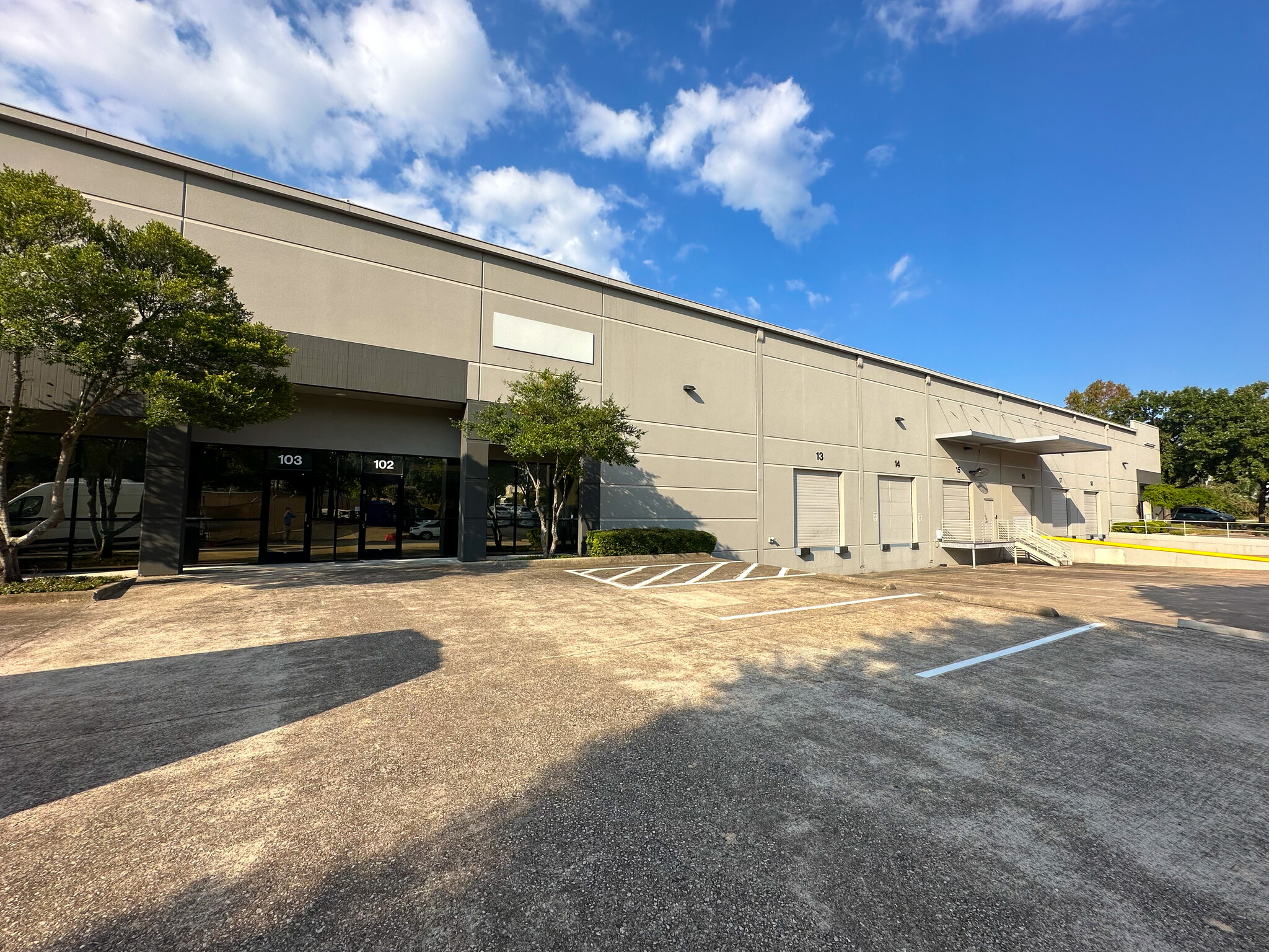 845 Interchange Blvd, Austin, TX for lease Building Photo- Image 1 of 11