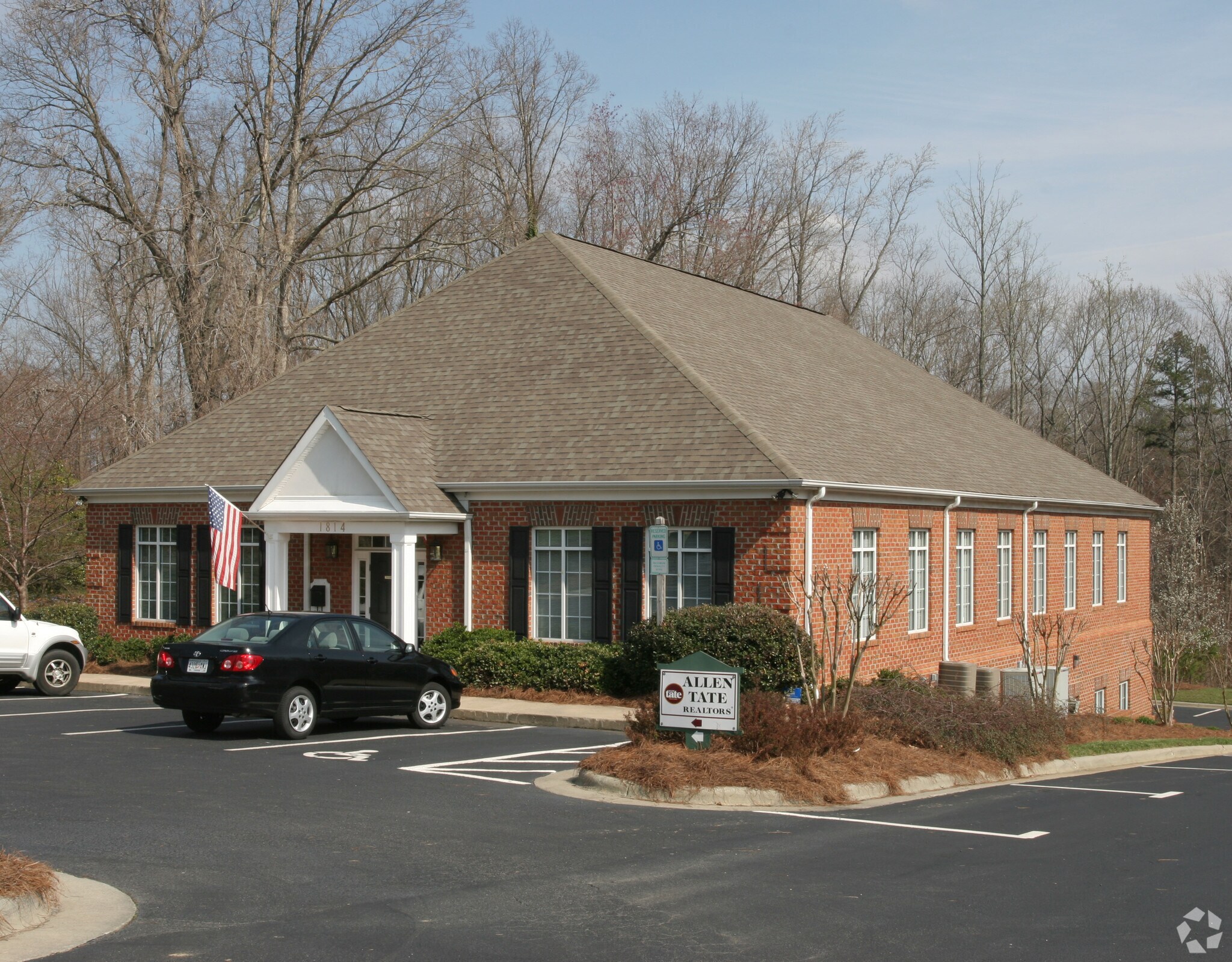 1814 Eastchester Dr, High Point, NC for sale Primary Photo- Image 1 of 1