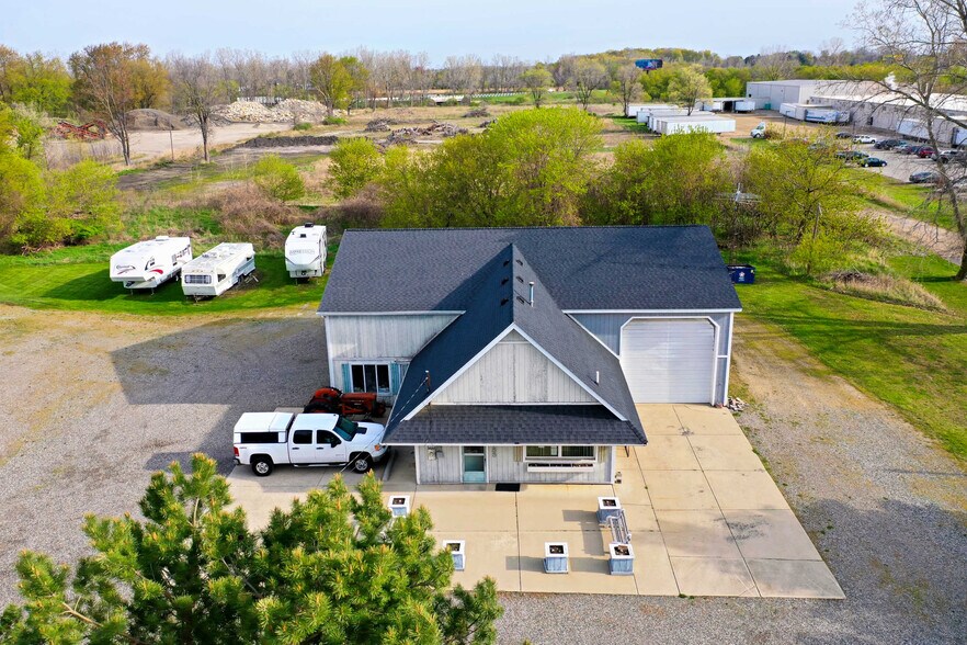 8755 E Lansing Rd, Durand, MI for sale - Building Photo - Image 1 of 1